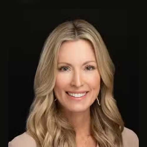 Headshot of Dr. Mandy Holly.